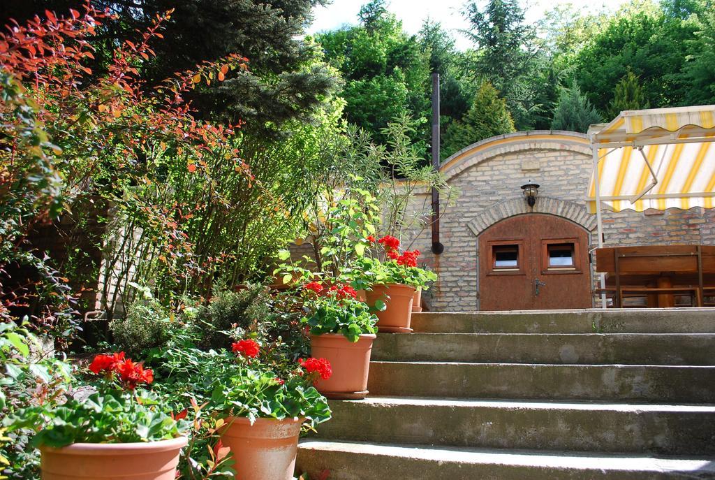 Villa Harmónia Panzió Visegrád Exterior foto